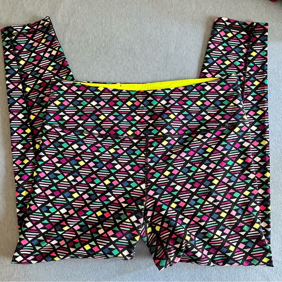 Victorias Secret Leggings - VSX - Colorful Geometric Pattern - LARGE SHORT - Picture 7 of 7